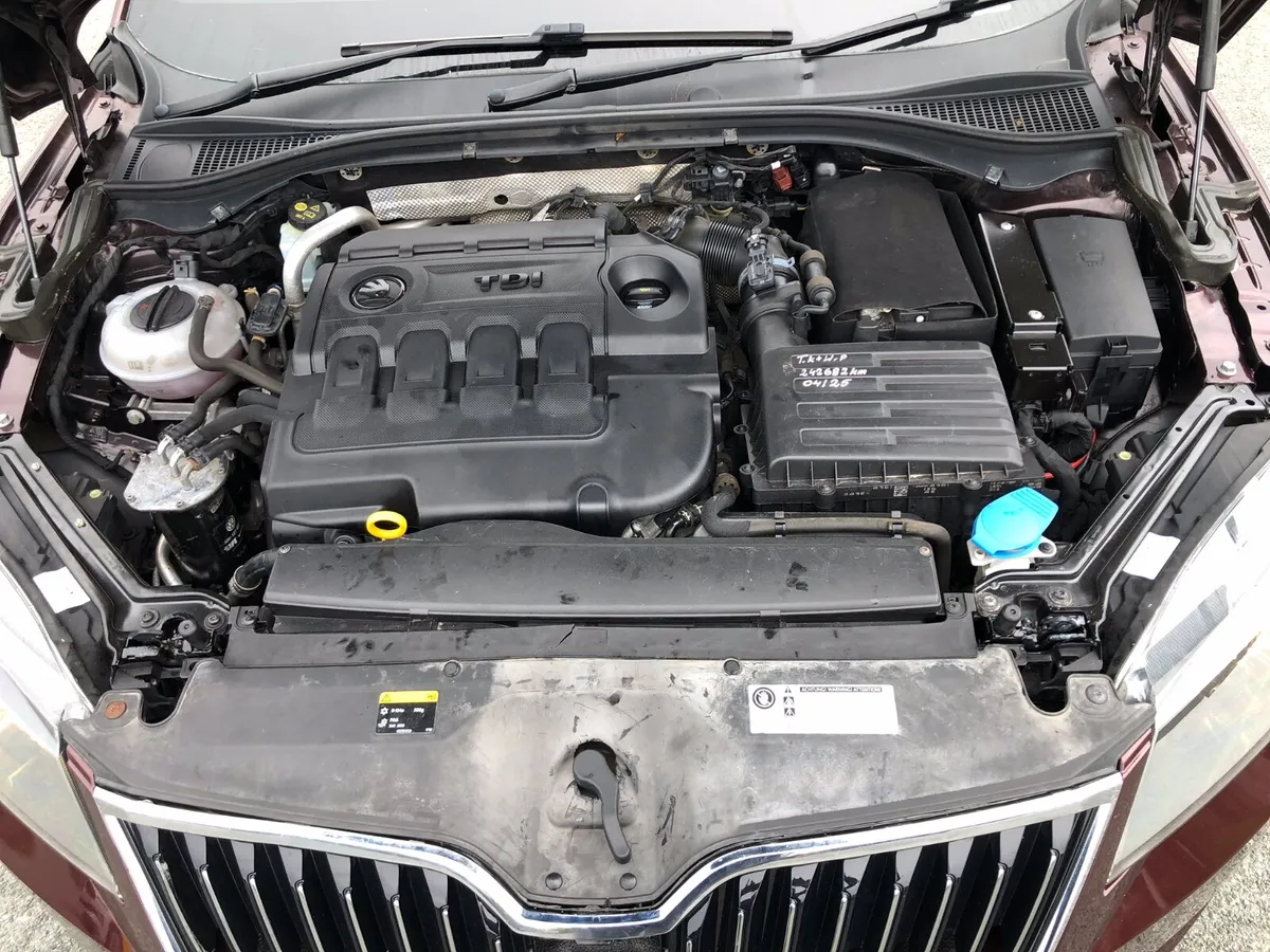 Superb 2015 1.6TDI, LIGHT DAMAGE,NEW NCT 11/2026 - Image 3