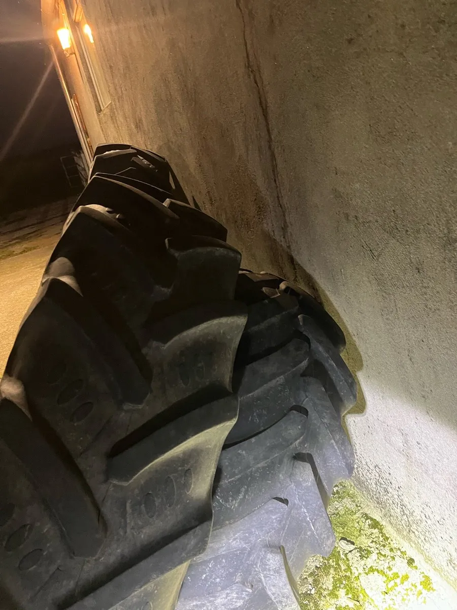 Newholland wheel rims and tyres - Image 2