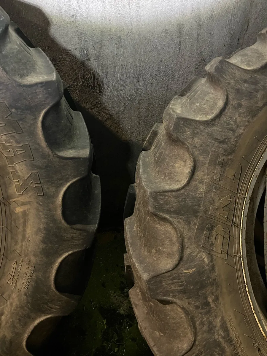 Newholland wheel rims and tyres - Image 3