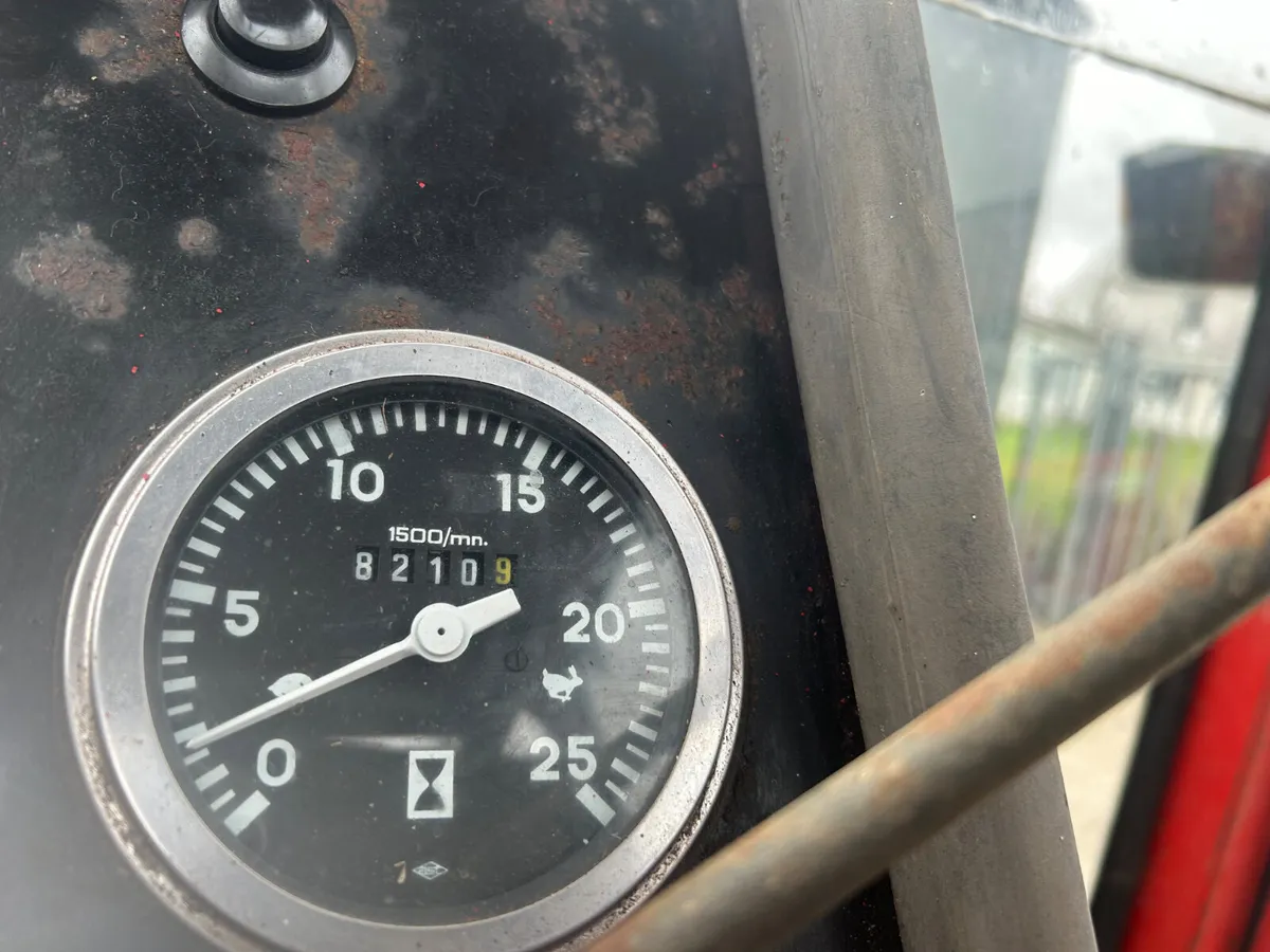1988 Massey Ferguson 290 with Loader - Image 2
