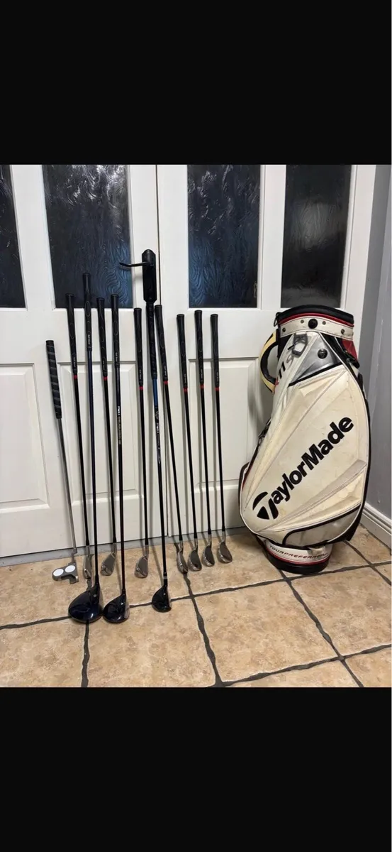 Men’s golf set with Taylormade R11s caddy bag - Image 1