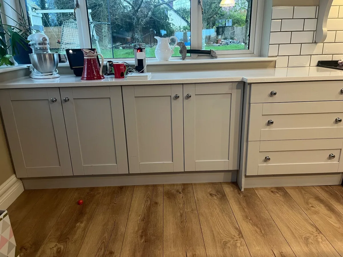 Kitchen cabinets & countertop - Image 4