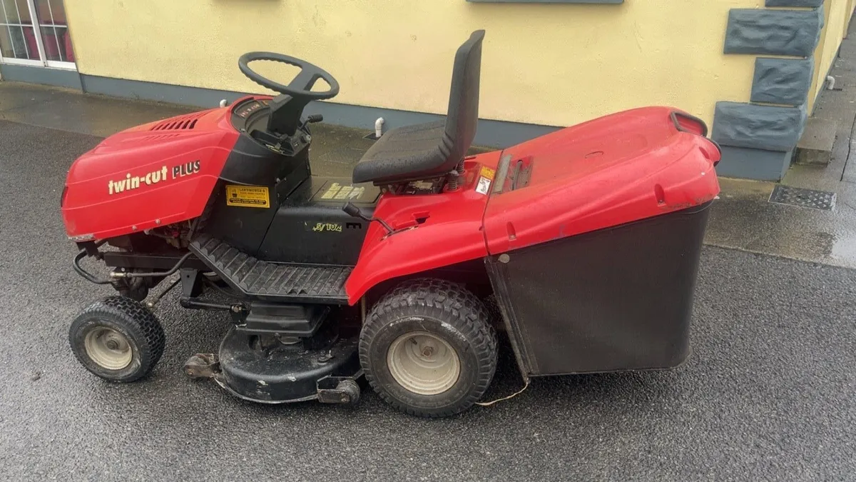 Twincut  lawnmower - Image 1