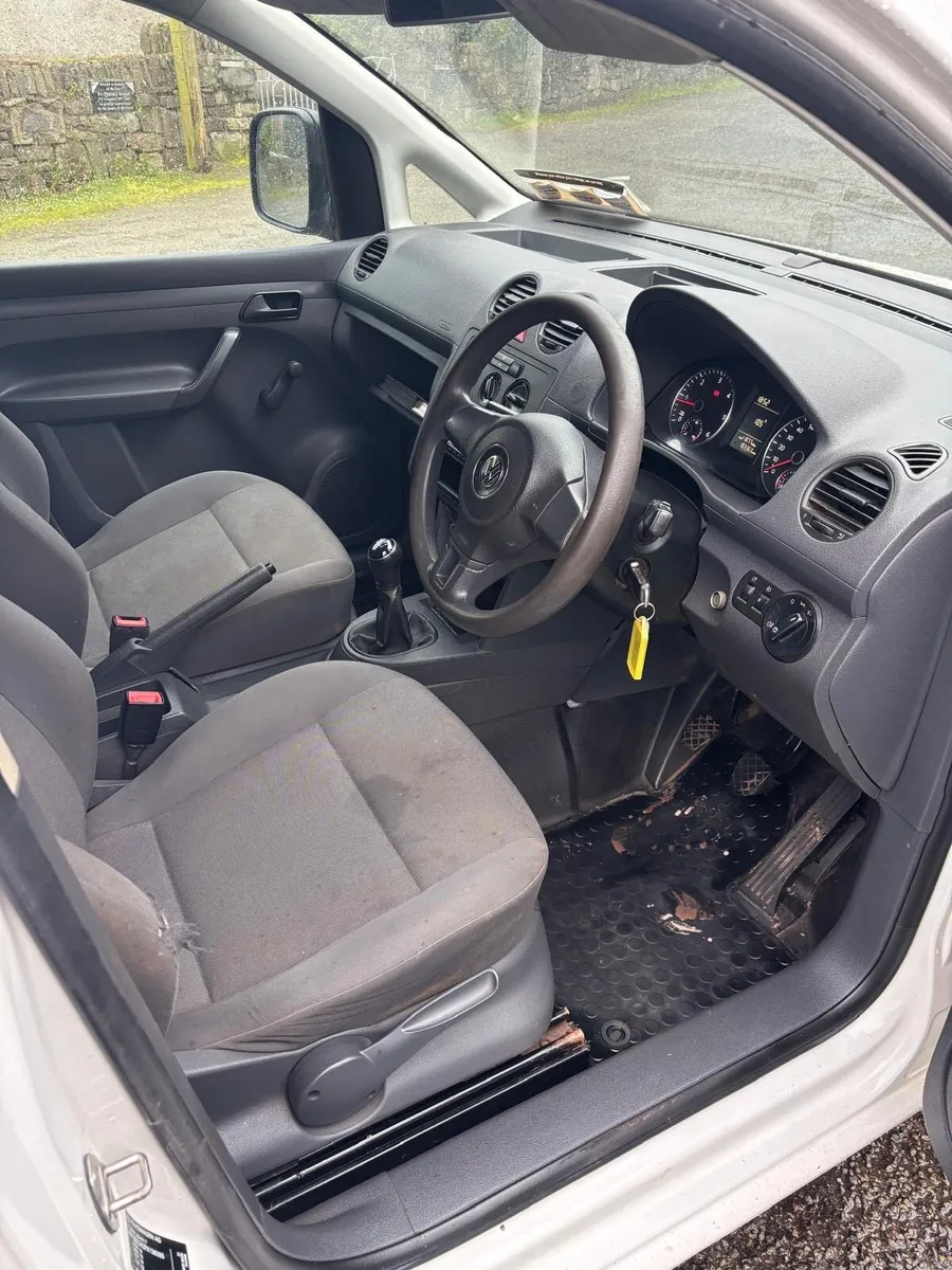 Volkswagen Caddy - Image 4