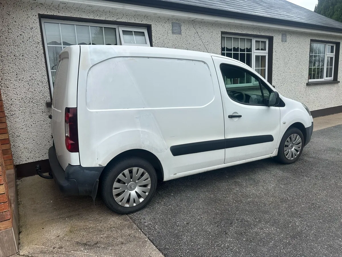 2015 Citroen Berlingo - Image 2