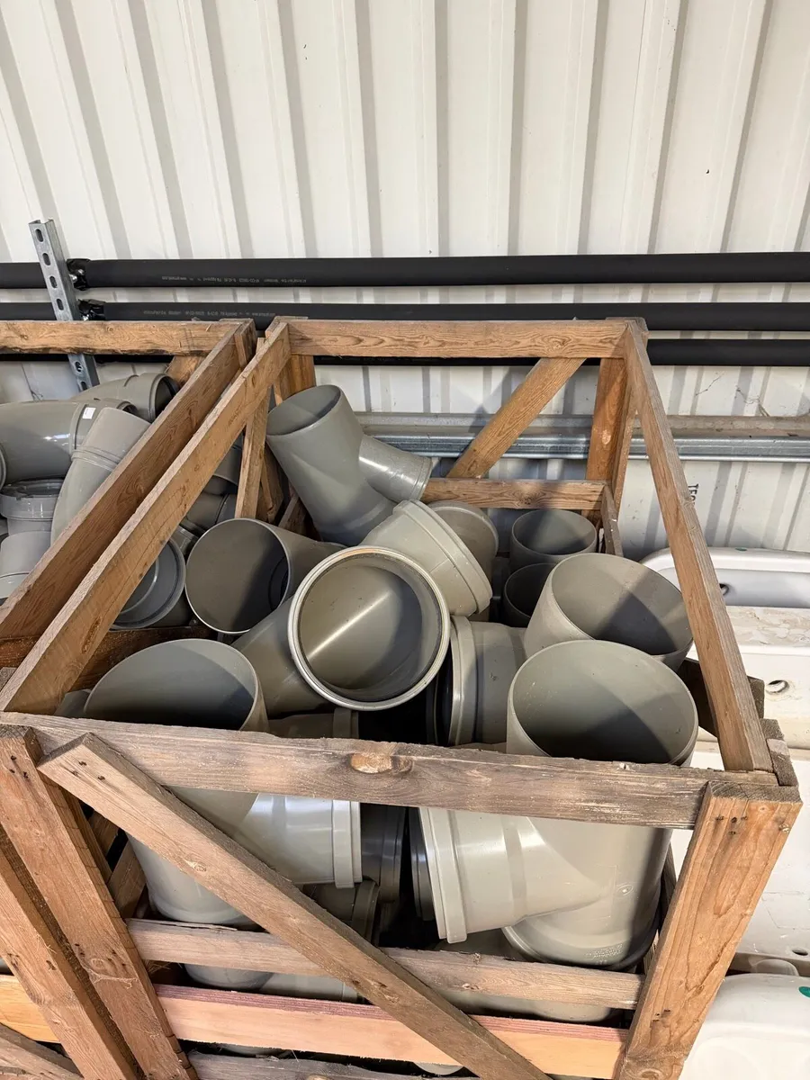 Waste pipe fittings - Image 1