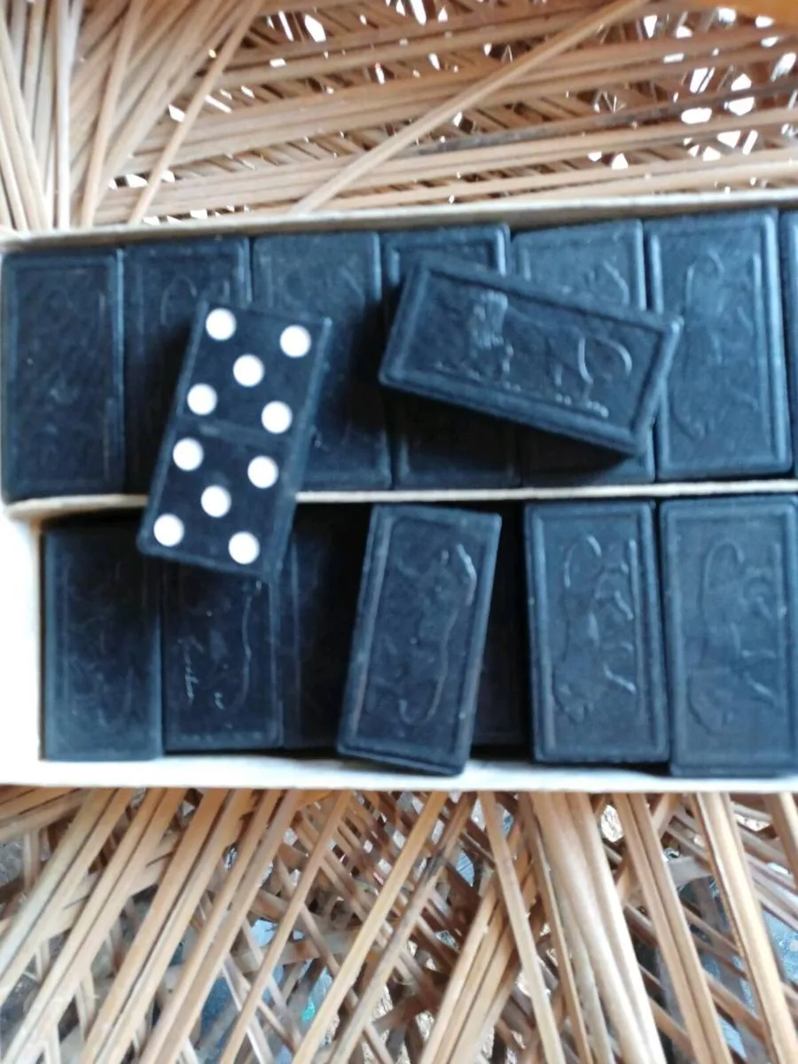 Vintage Dominoes Set - Image 1
