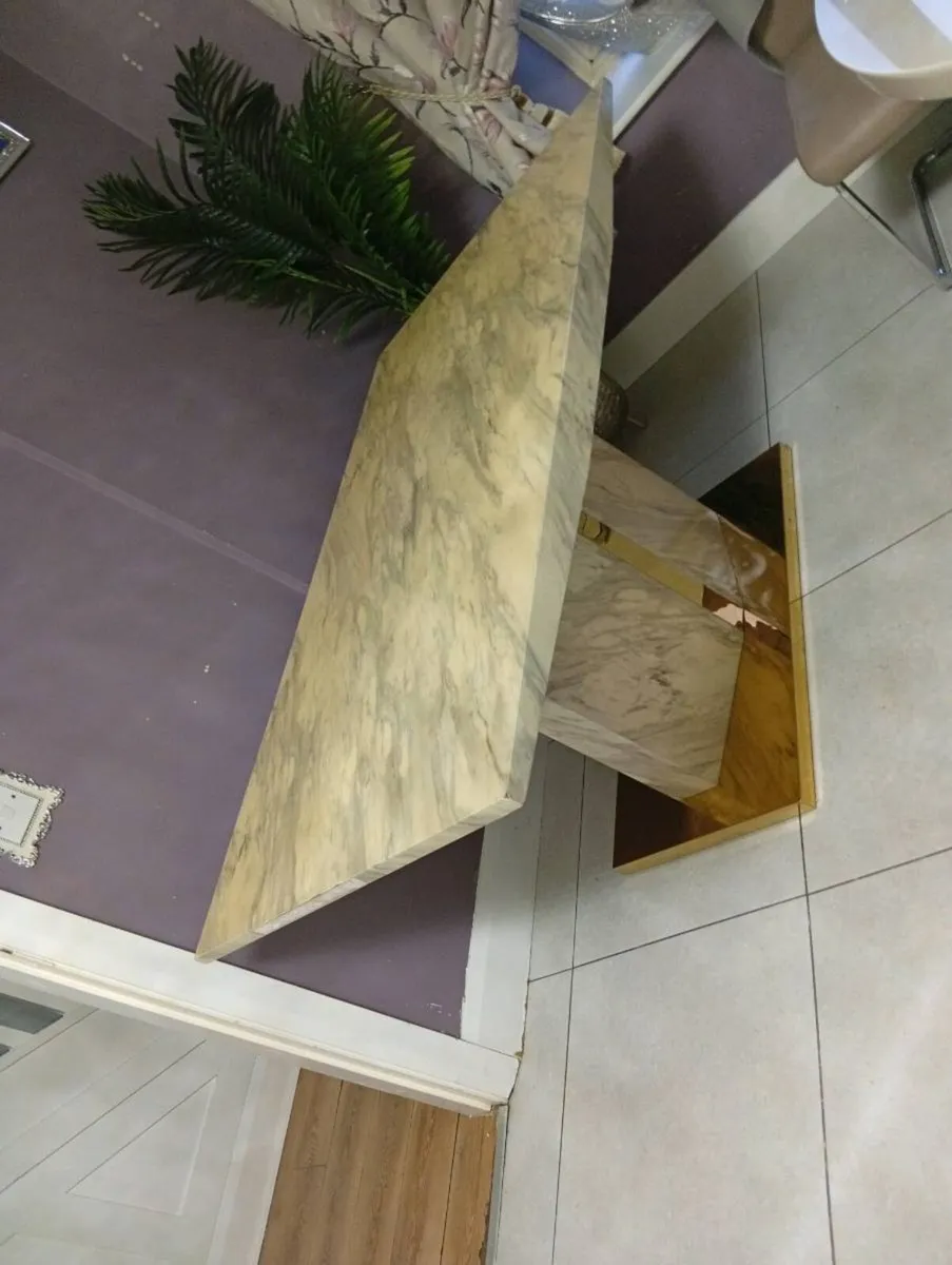 Dinning table - Image 1