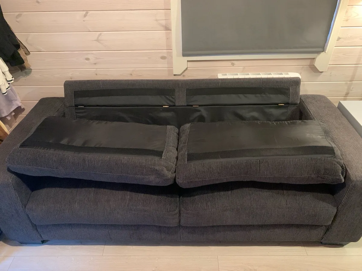 Grey fabric sofa - Image 4