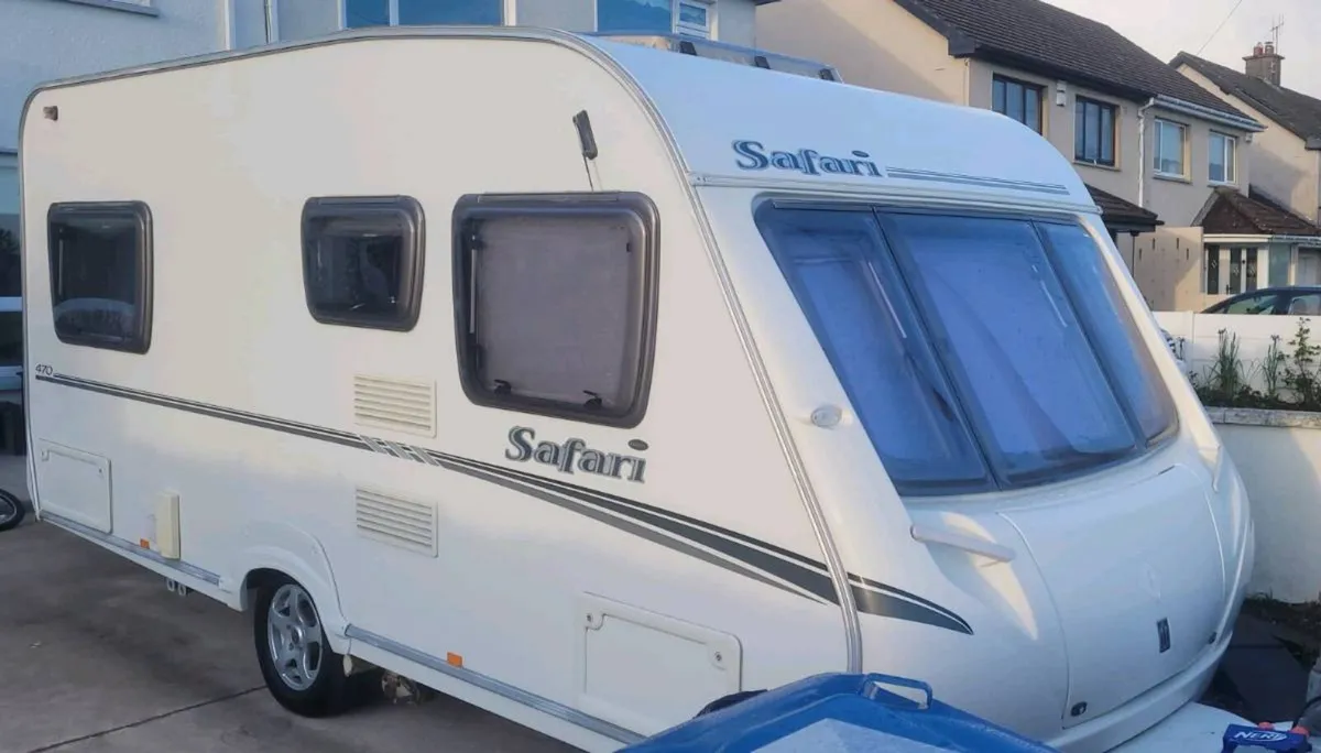 Abbey safari - Image 2