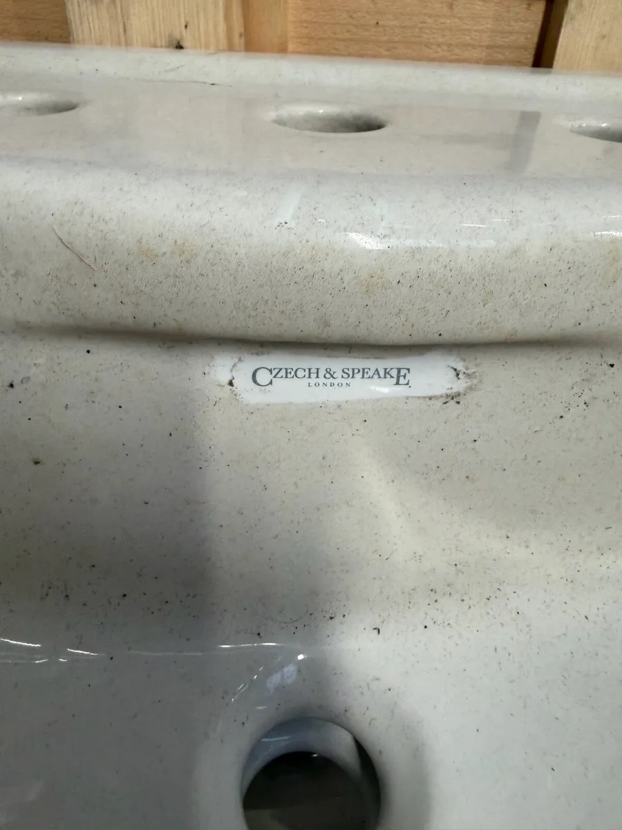 Wash hand basins - Image 3