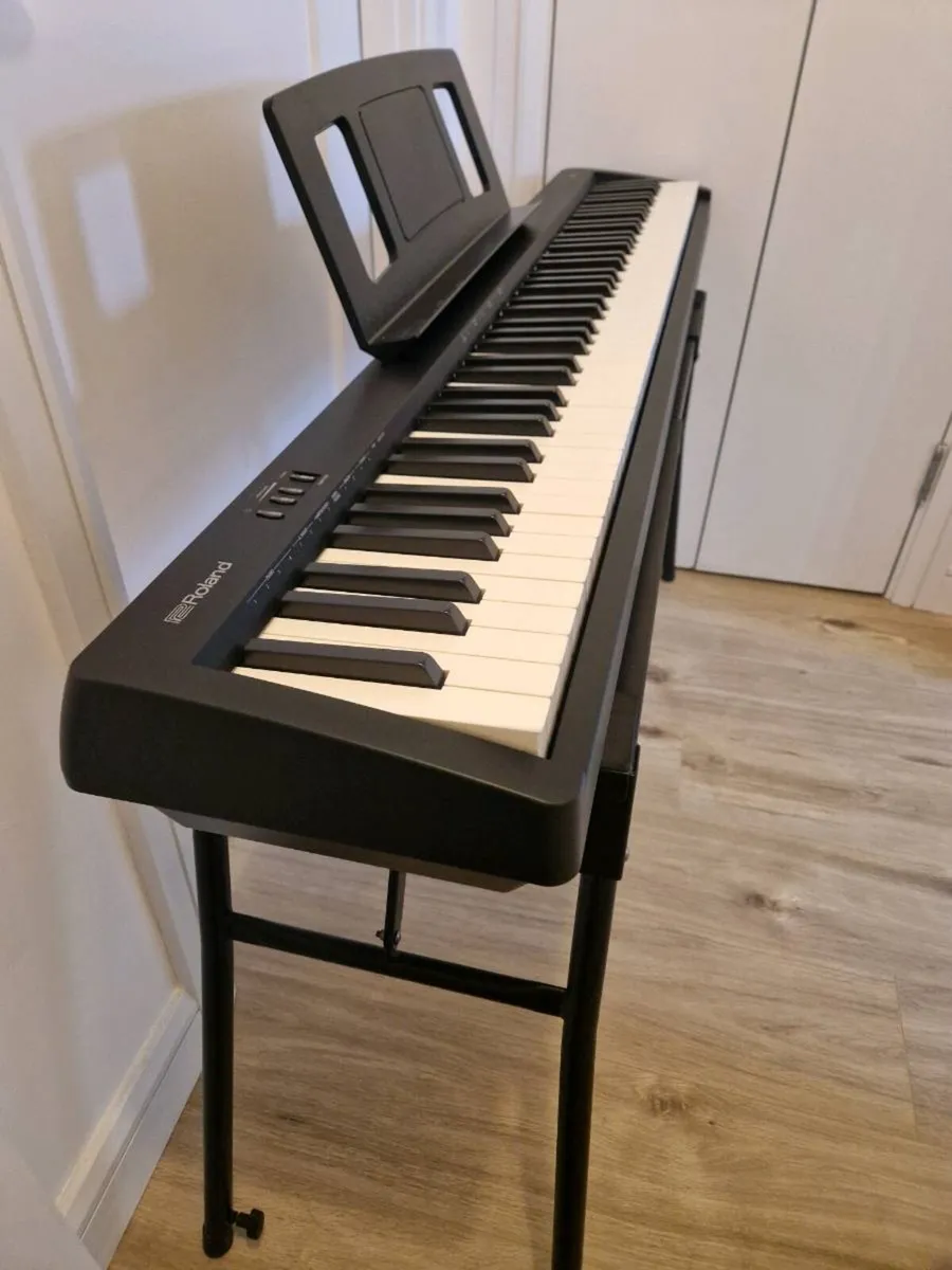 Roland FP-10 Digital Piano - Image 1