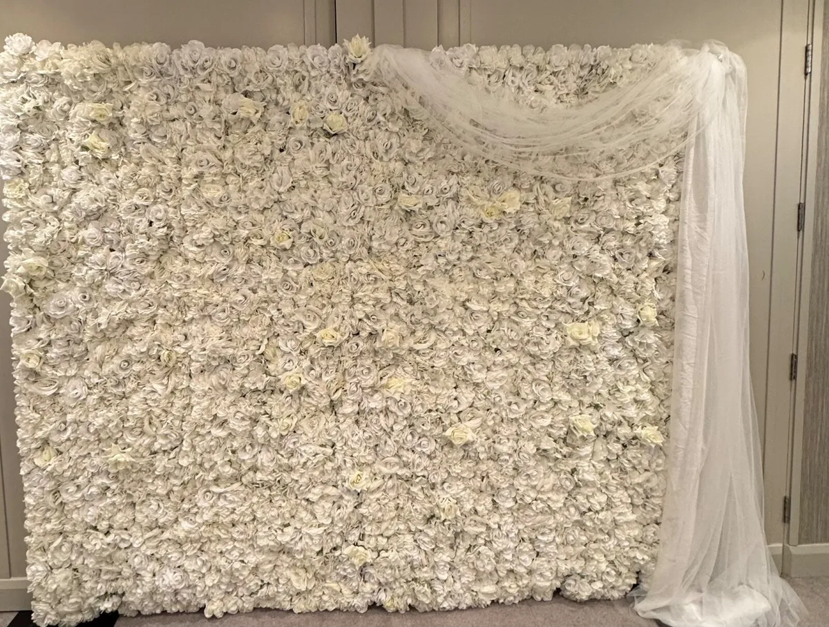 Flower wall for sale - Image 1