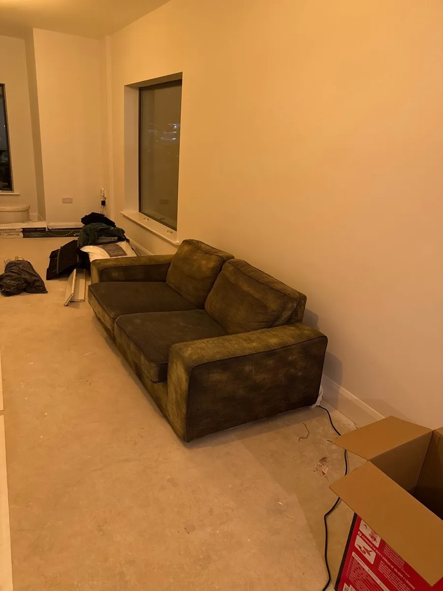 Free Couch Free to take away - Image 4