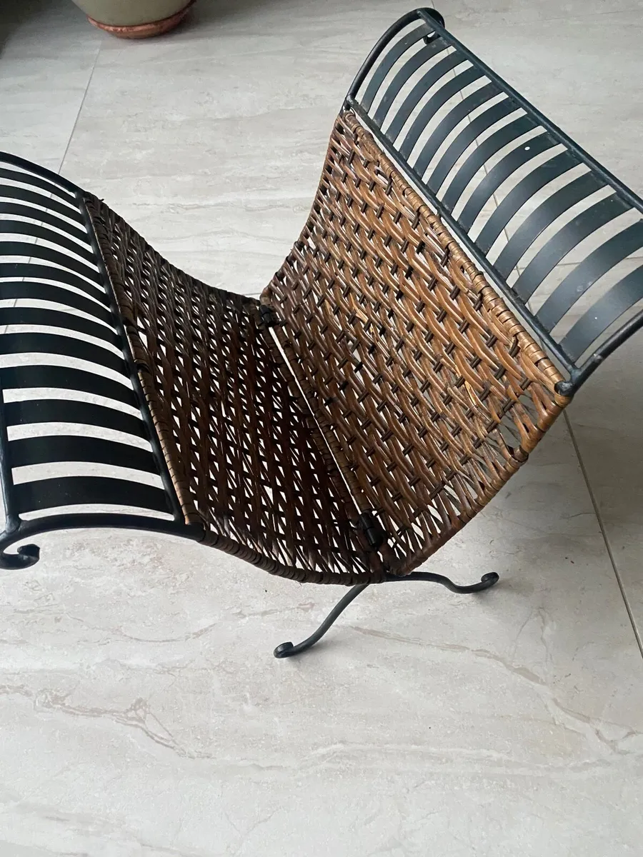 Magazine holder - Image 1