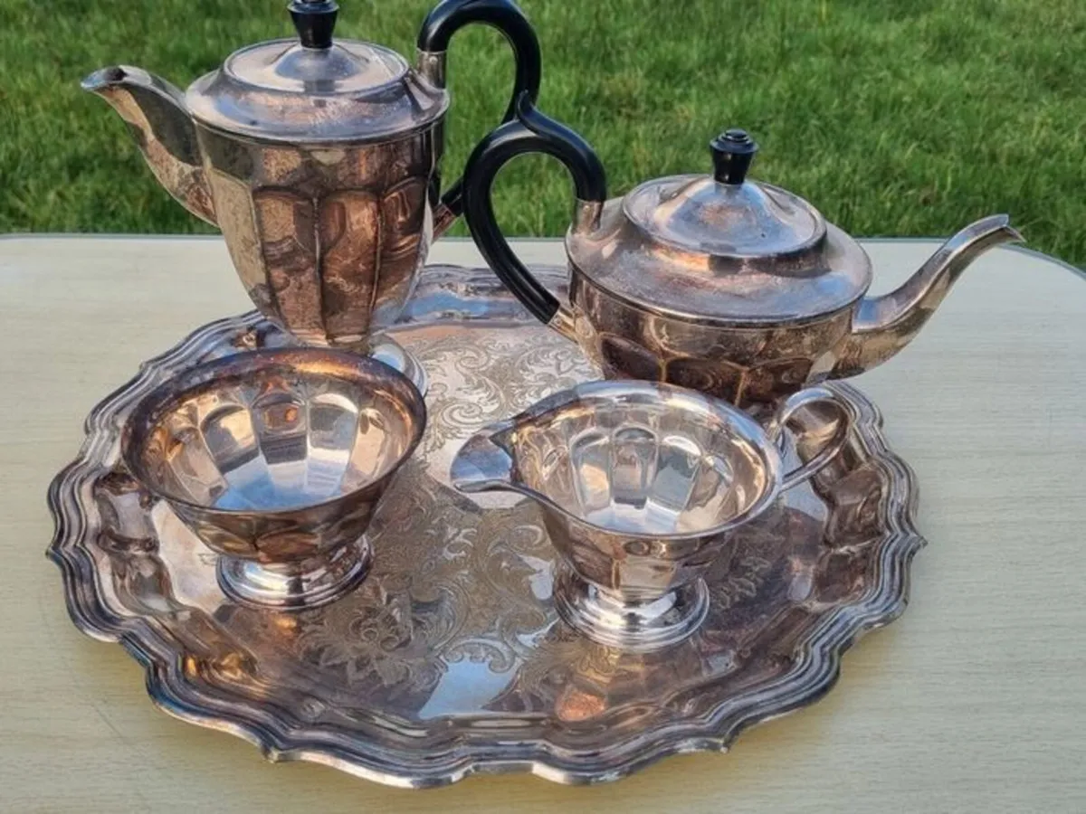 Viners of Sheffield Alpha Plate tea set - Image 1