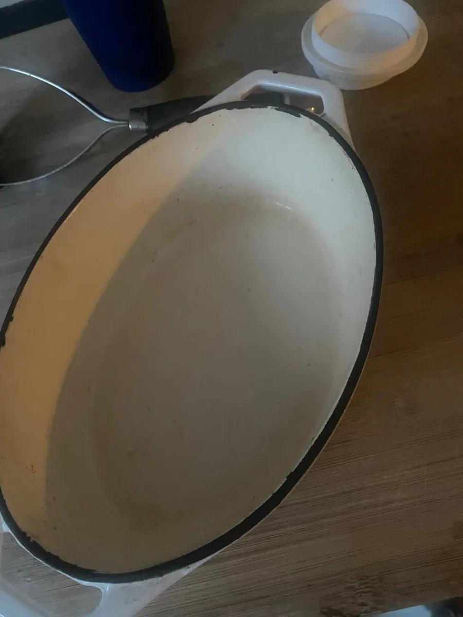 Cast iron pot - Image 2