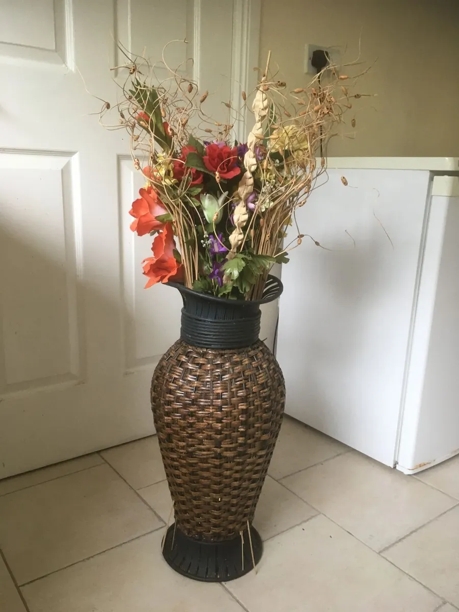 Beautiful Large Vase full with variety of flowers - Image 2