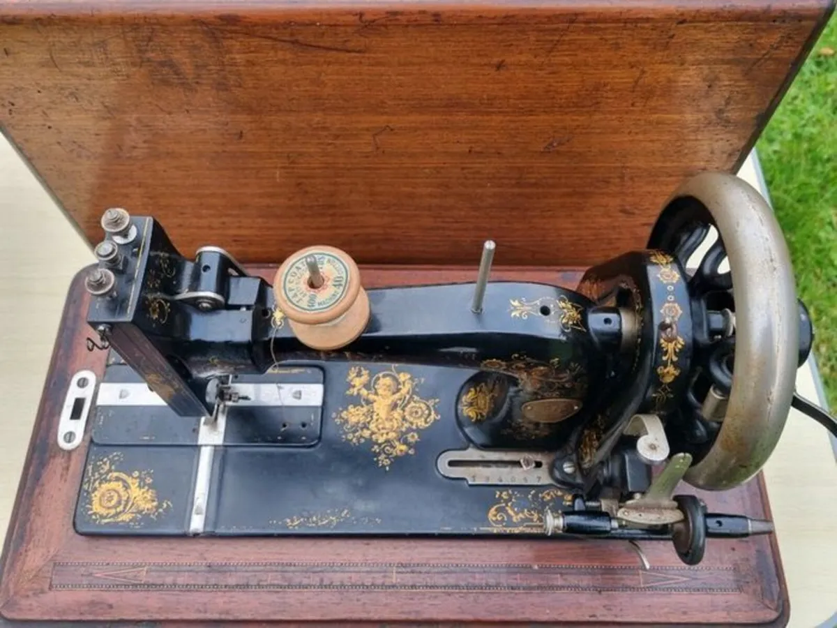 Vintage German Sewing Machine - Pfaff - Image 2