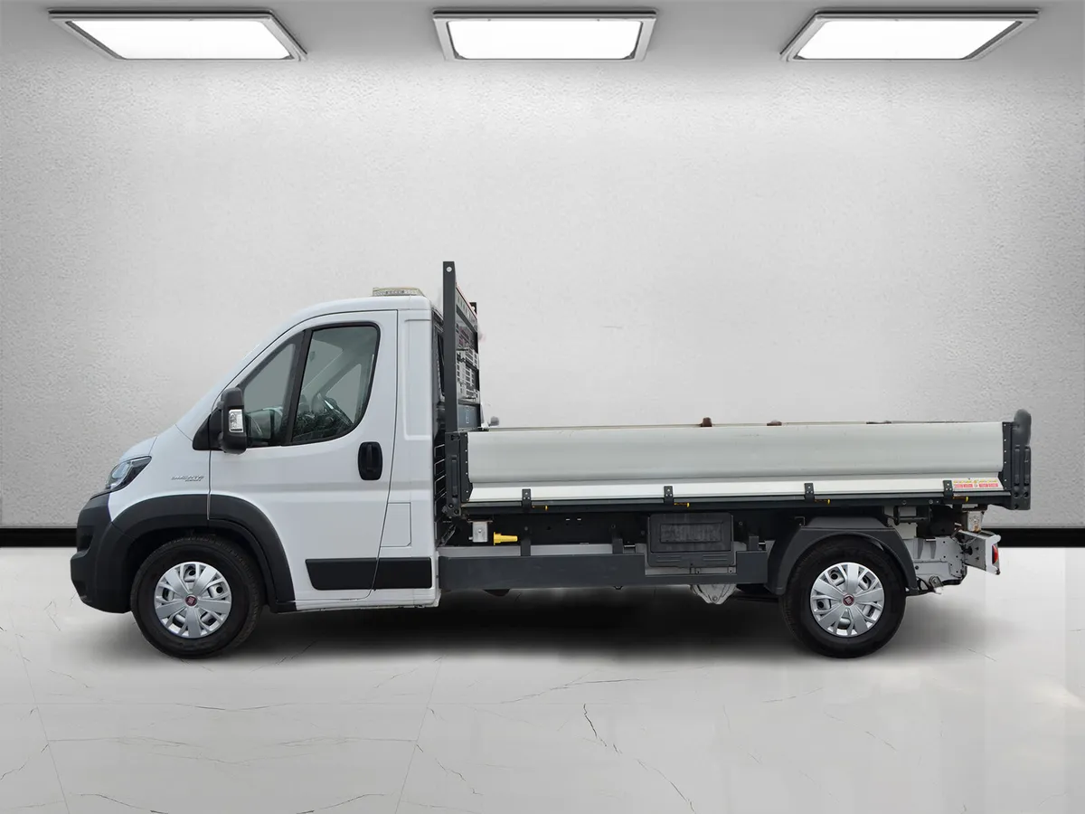 3 WAY TIPPER-LOW KMS-PRICE EXCLS VAT - Image 4