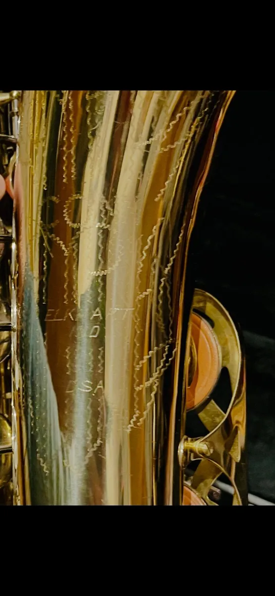 Conn 10M Tenor Saxophone and case - Image 3