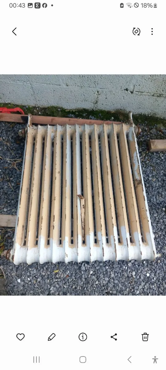 4 Cast iron radiators - Image 2