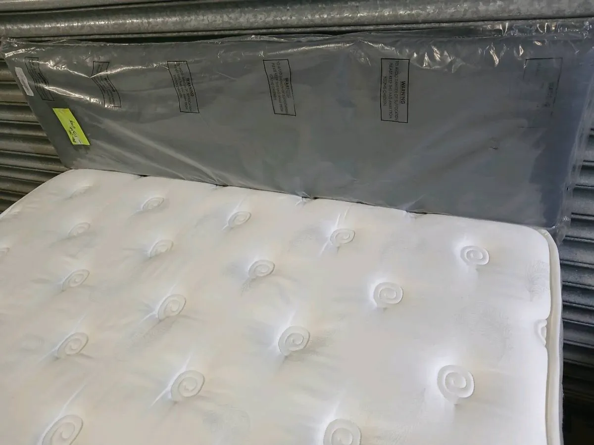 5ft King koil king size bed mattress & headboard - Image 4