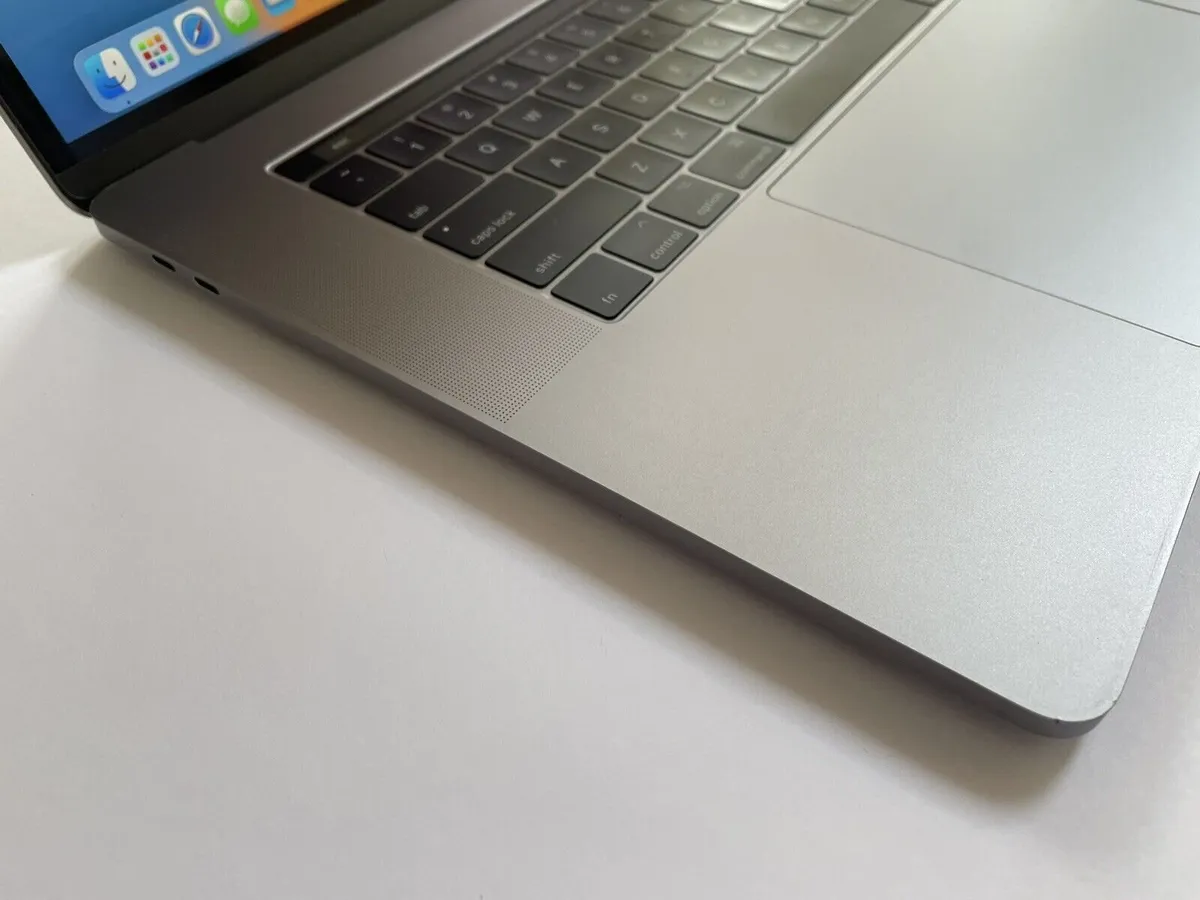 2019 Apple 15" MacBook Pro A1990 i9 32GB 500GB SSD - Image 4