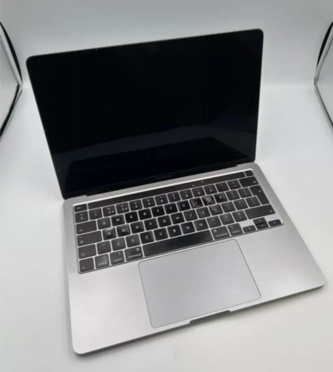 2020 Apple Macbook Pro (A2251) 13" Screen FOR PART - Image 1