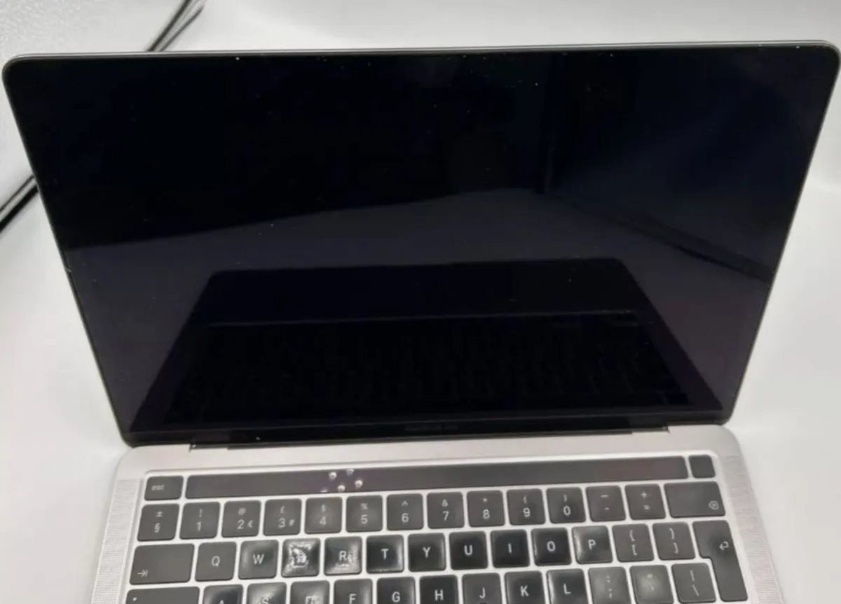 2020 Apple Macbook Pro (A2251) 13" Screen FOR PART - Image 2