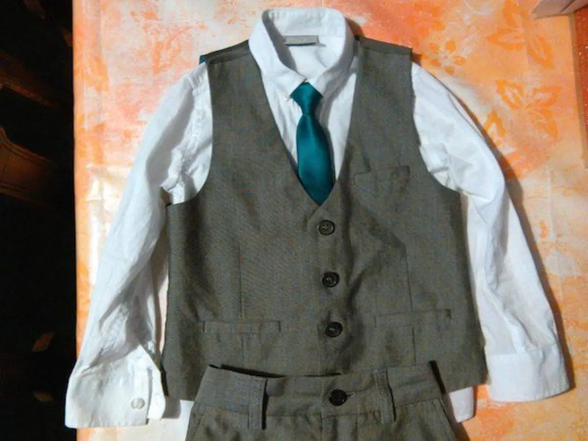 Next Signature boy communion suit size 4-5 years - Image 1