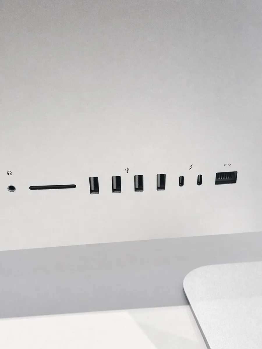 Apple iMac 21.5” Retina 4K - Image 2