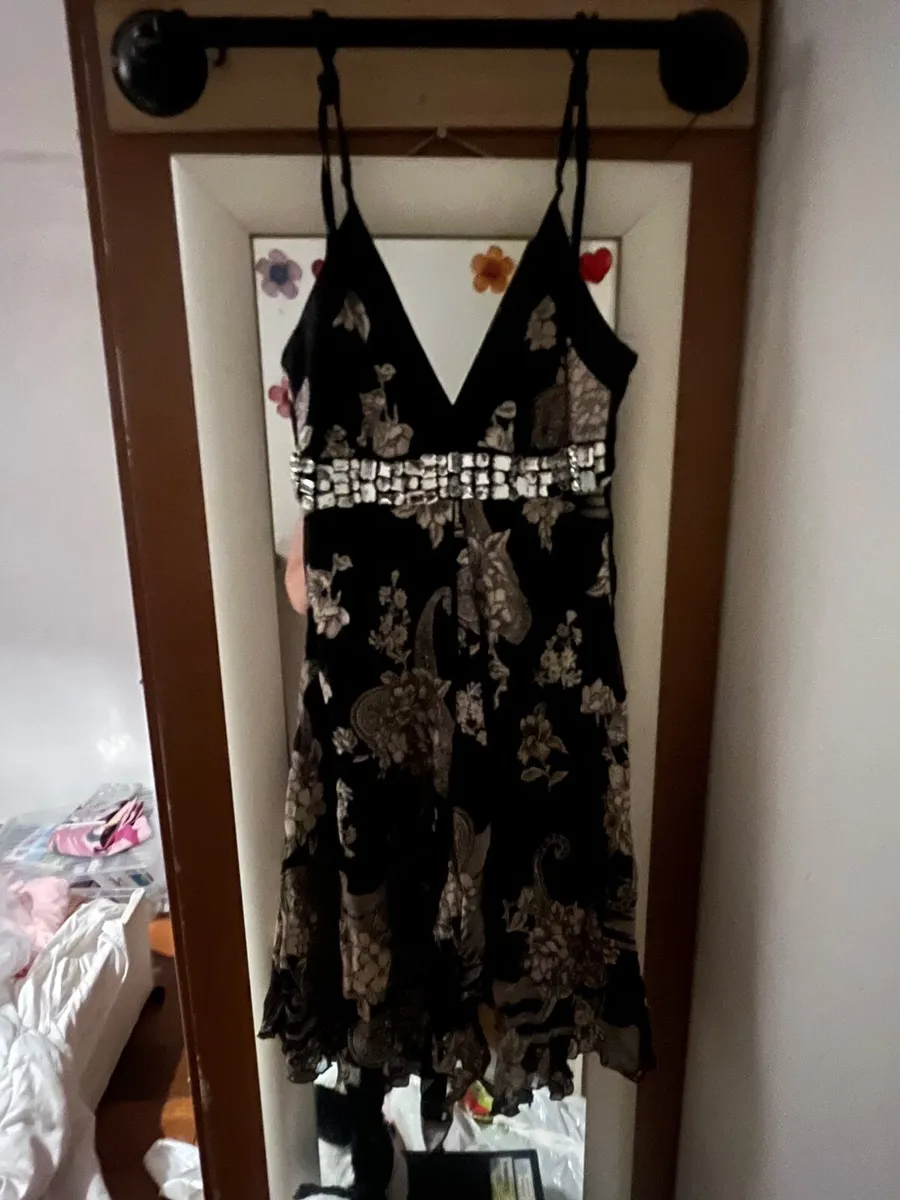 Woman’s dress Size 6 - Image 1