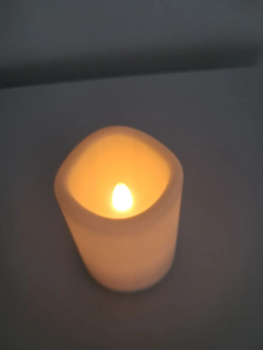 6 LED Remote Control Flameless Candle's - Image 1