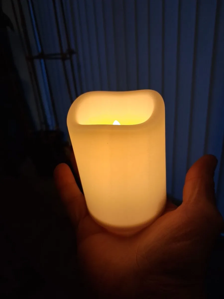 6 LED Remote Control Flameless Candle's - Image 3