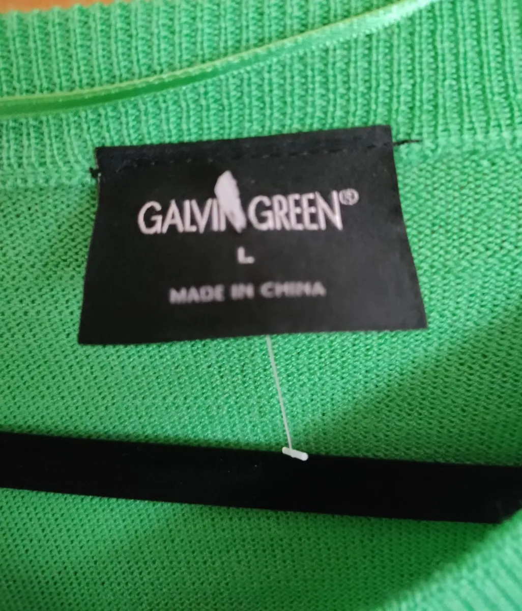 Galvin Green V Neck L New - Image 3
