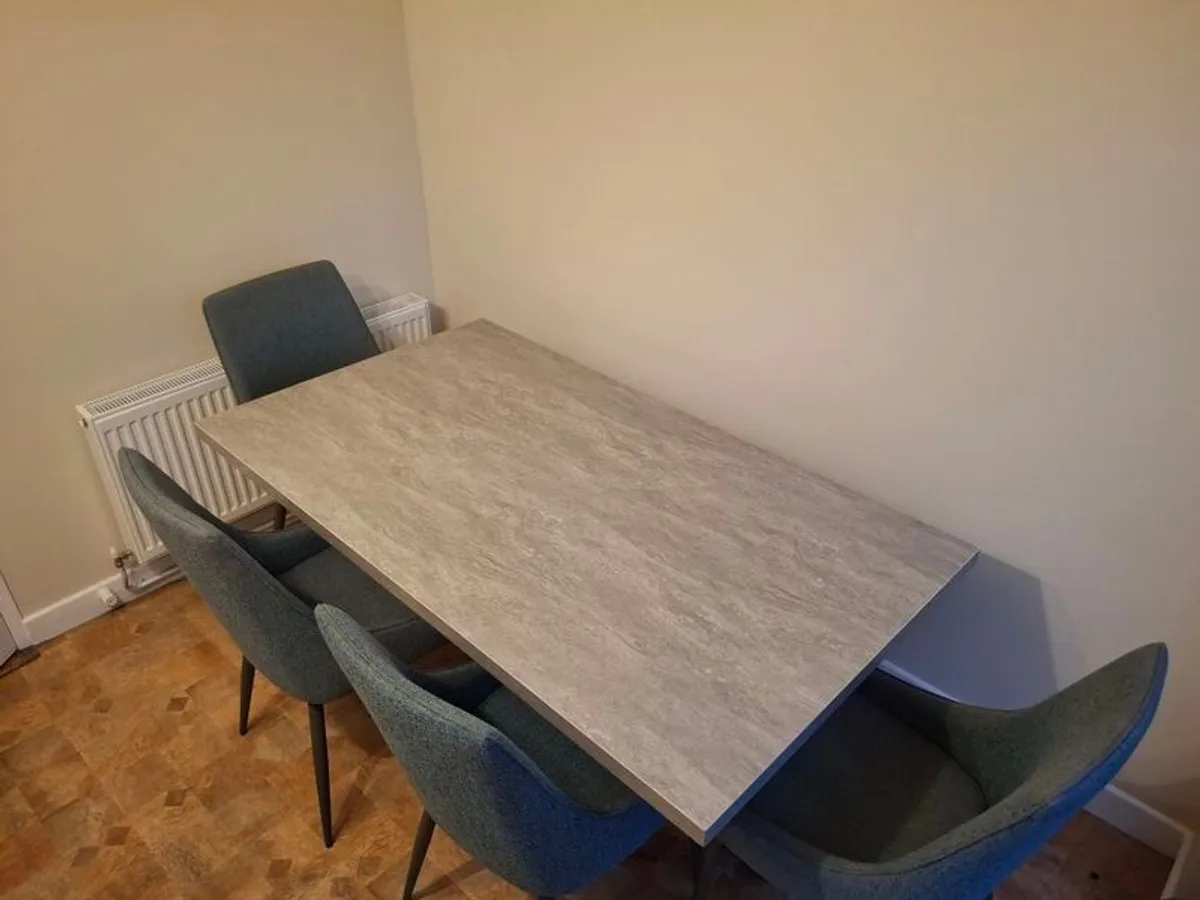 table/chairs - Image 2