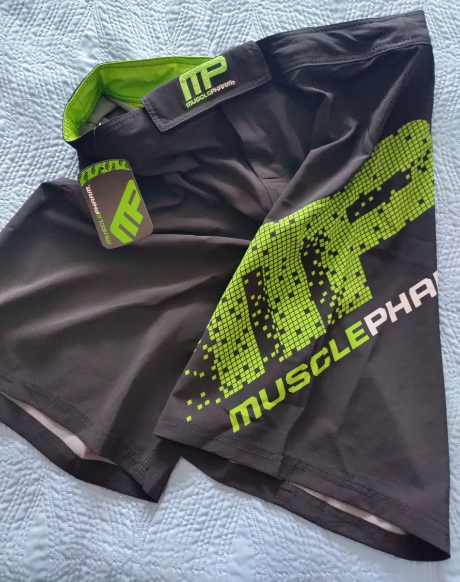 MusclePharm Gym shorts XL New - Image 1