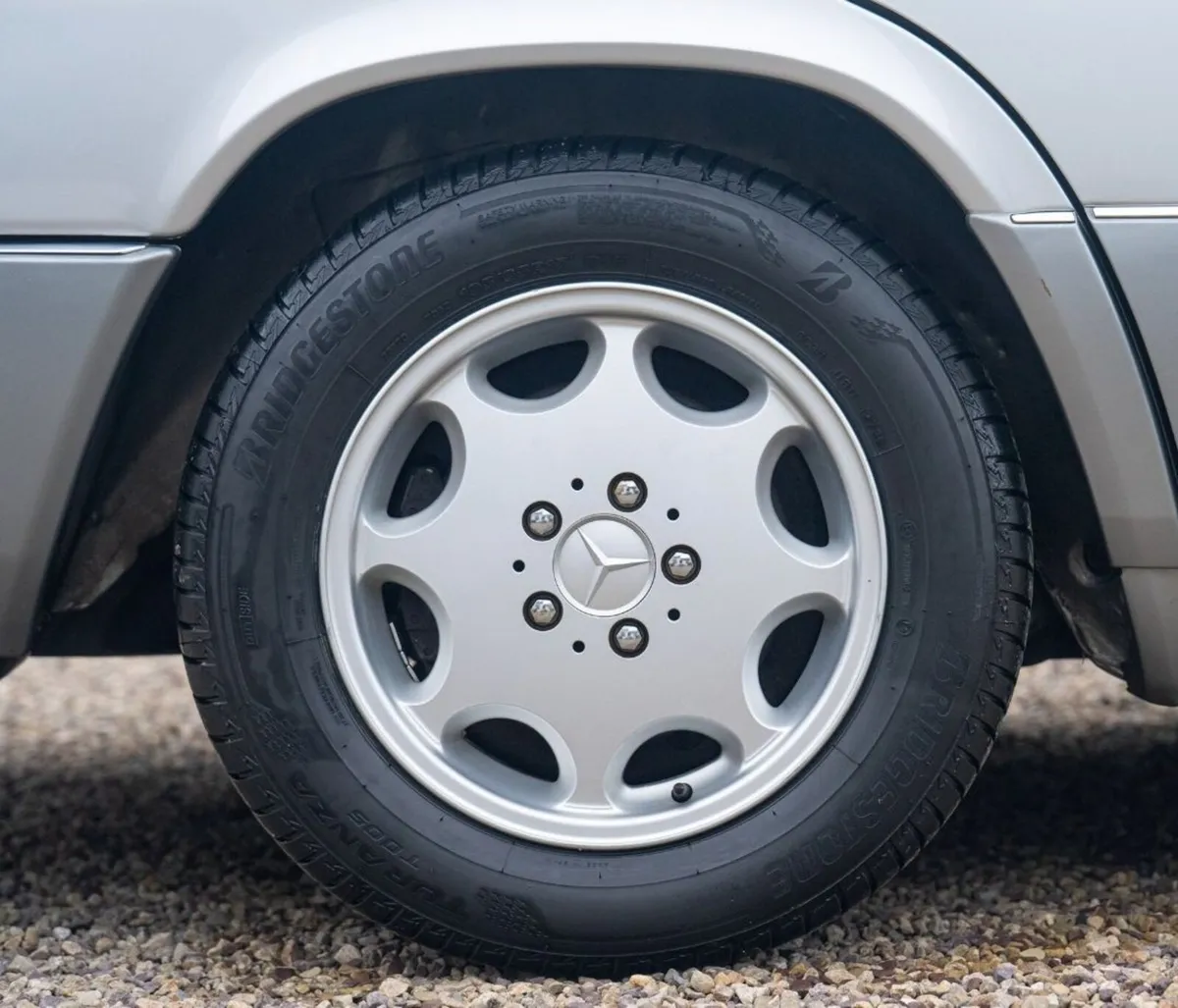 Mercedes-Benz E-Class 1994 - Image 3