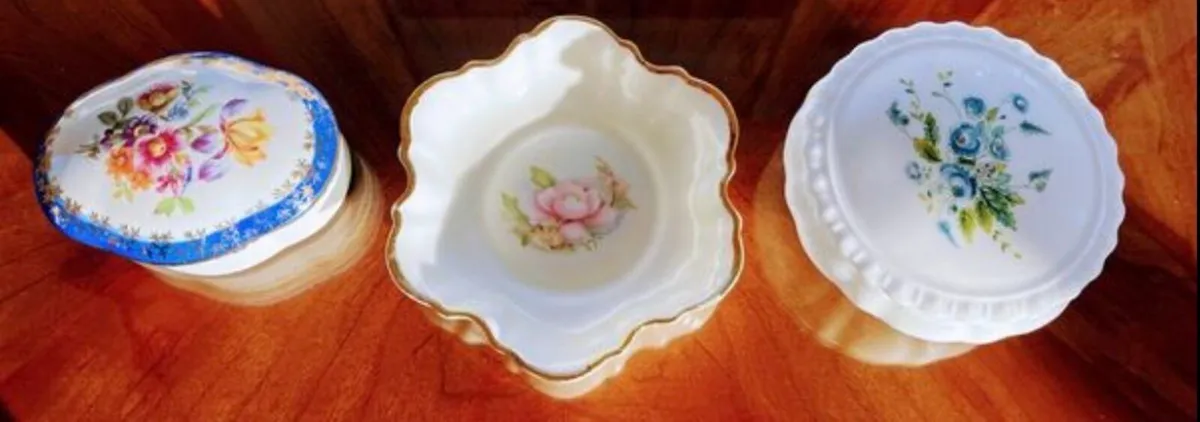 Three vintage trinket dishes - Image 2