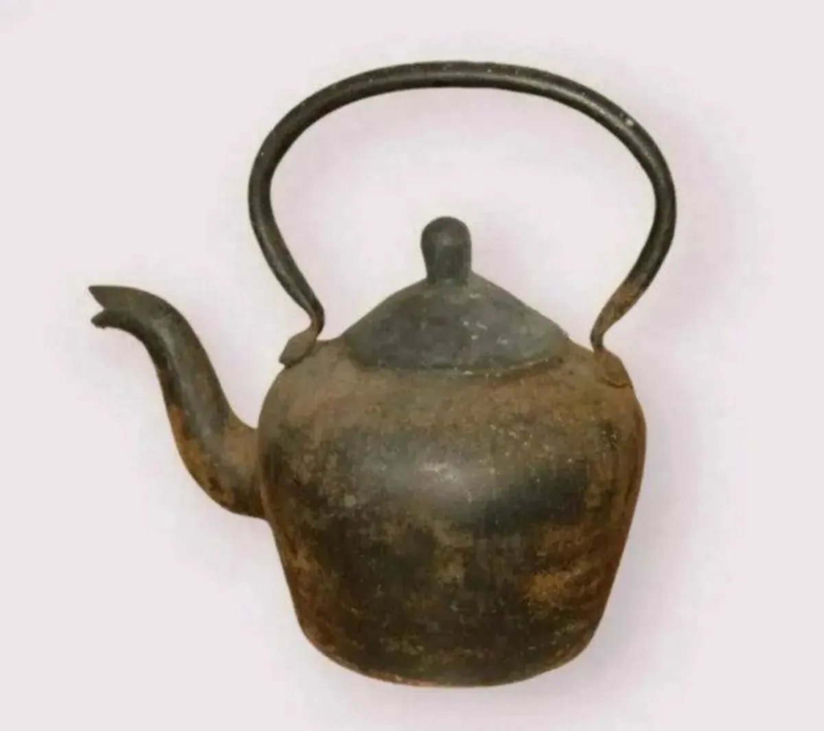 Victorian Cast Iron Kettle - Image 3