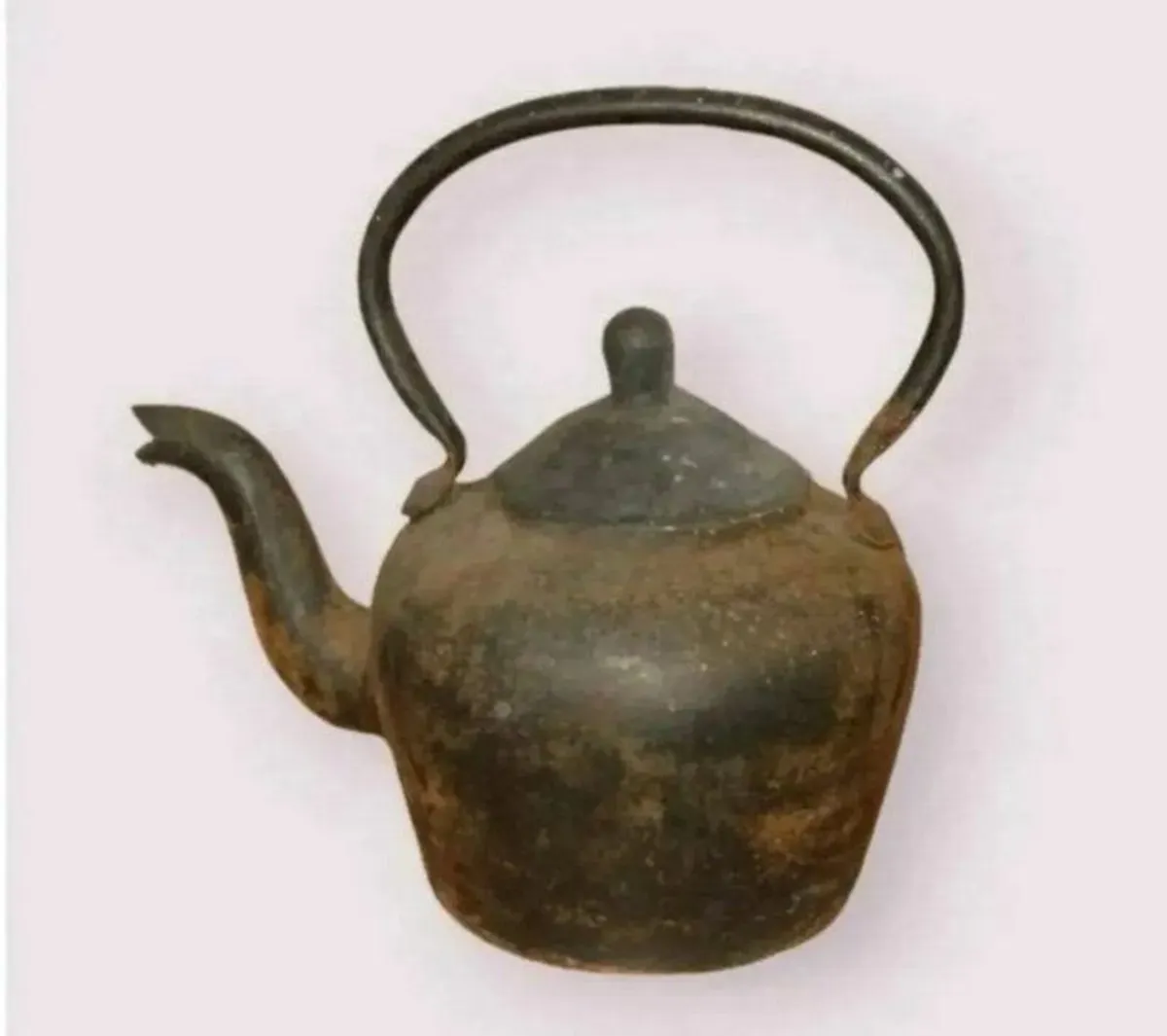 Victorian Cast Iron Kettle - Image 4
