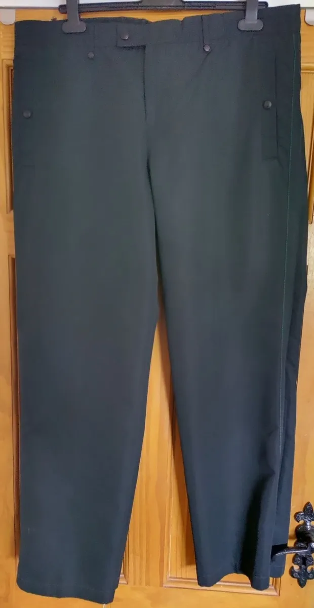 Lyle and Scott Green Eagle Club 38R - Image 3