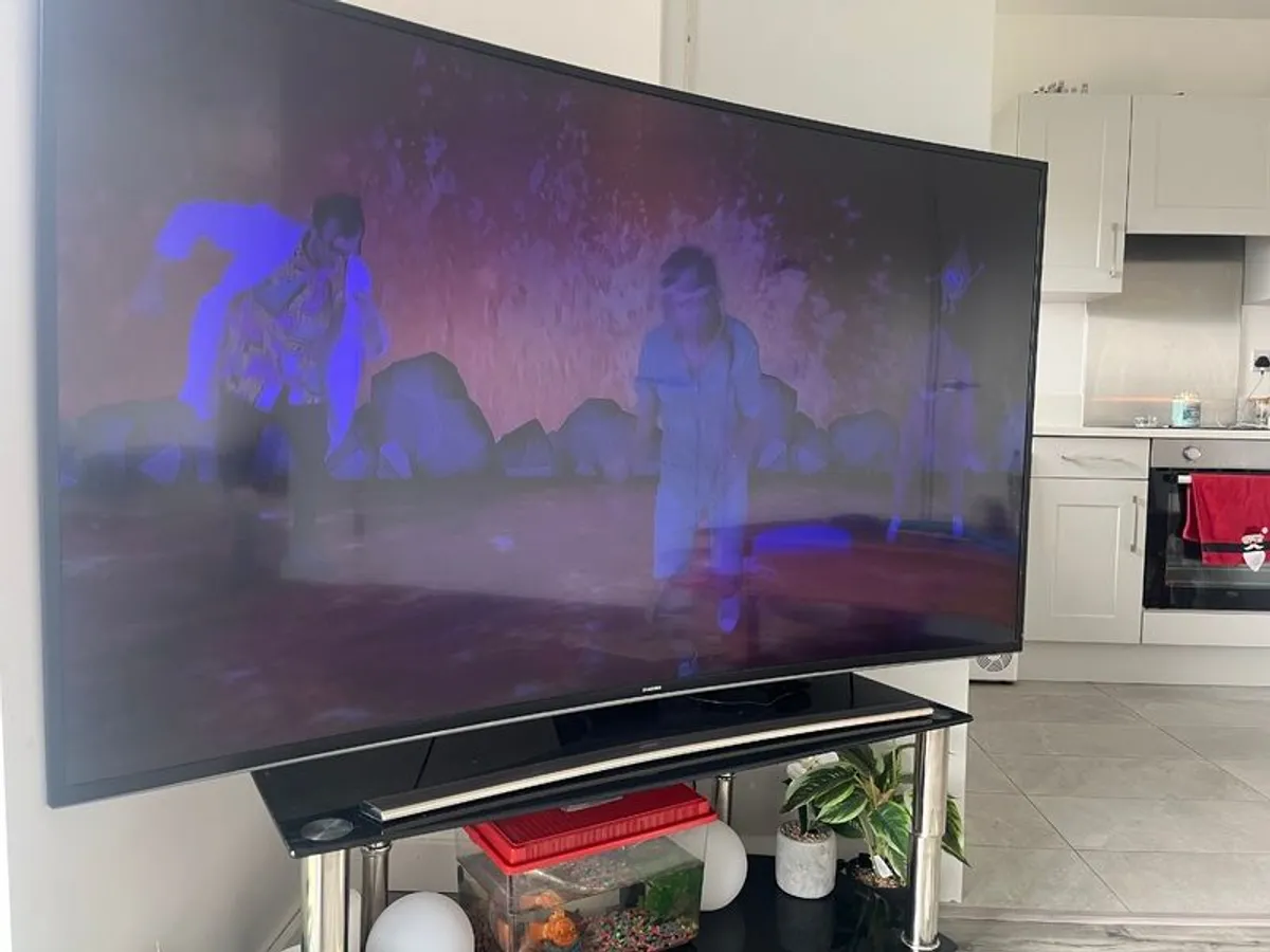 Samsung smart tv 65 inch - Image 2