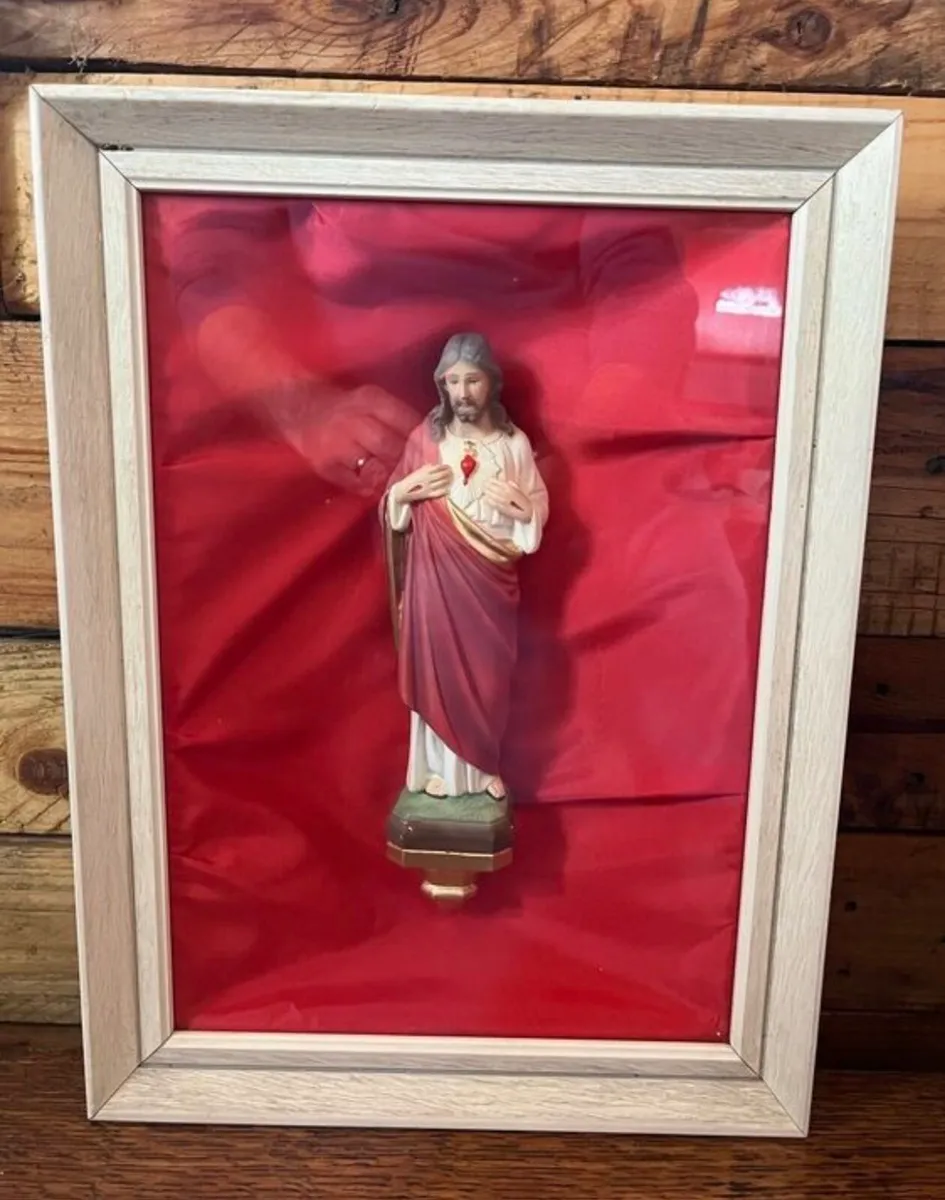 Vintage framed statue - Image 1