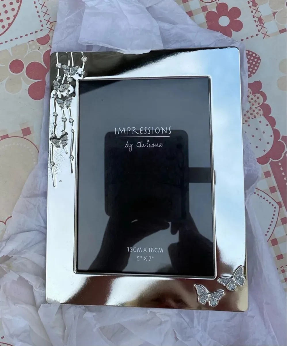 NEW IN Box Photo Frame 5 x 7 - Image 1