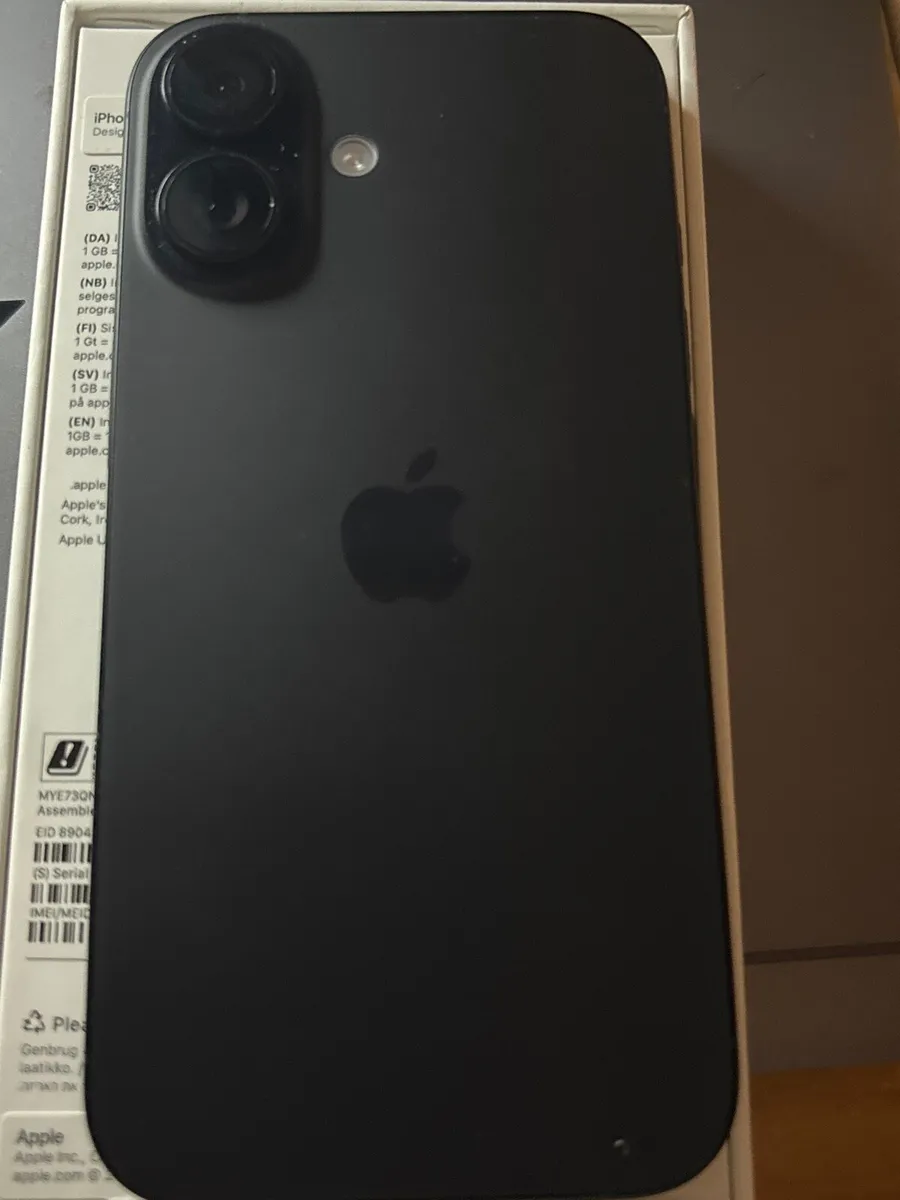 IPhone 16 unlocked - Image 2