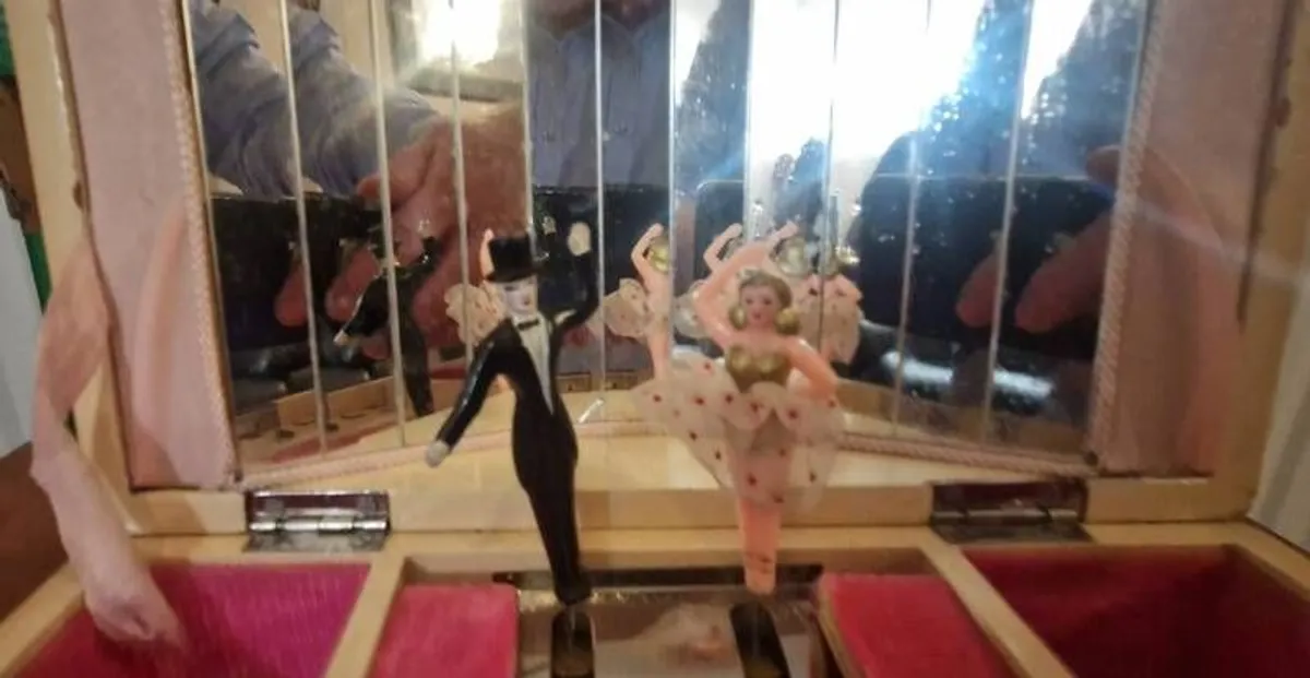 1960 Fuji Last of its kind Jewellery Box. - Image 1