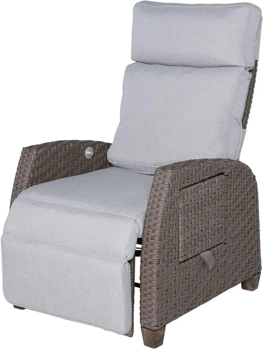 Recliner Sunlounger Wicker Adjustable Position - Image 1