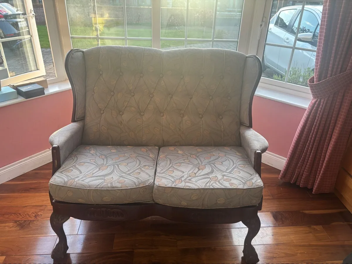 Suite of furniture - Image 1